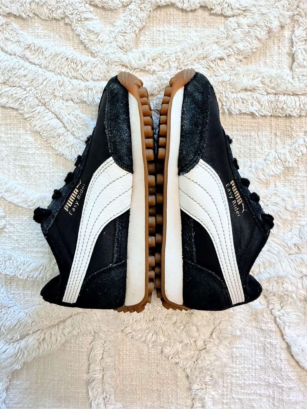 PUMA Easy Rider Black White Gum Retro Sneakers Shoes US 10.5C Like new